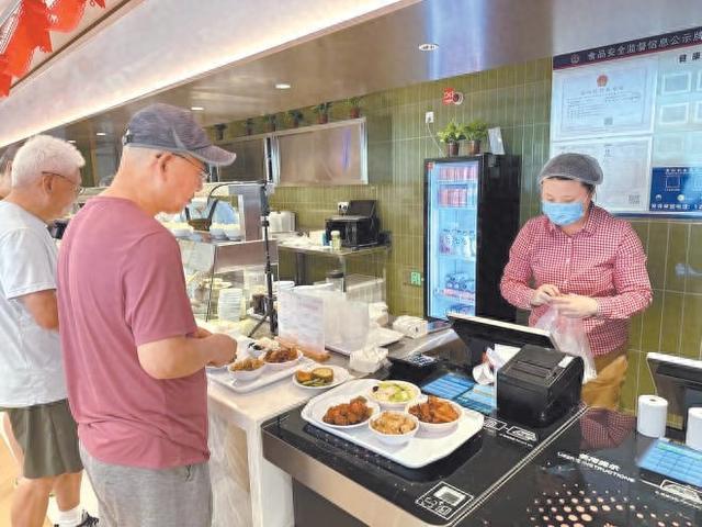 建成100家区域养老服务中心